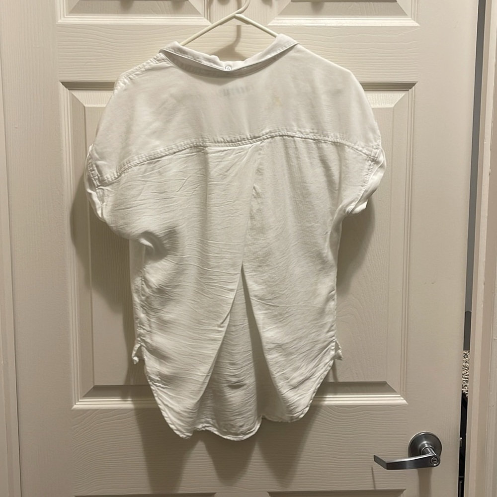 Women's Harper White Short-Sleeve Button Down - Picture 4 of 11